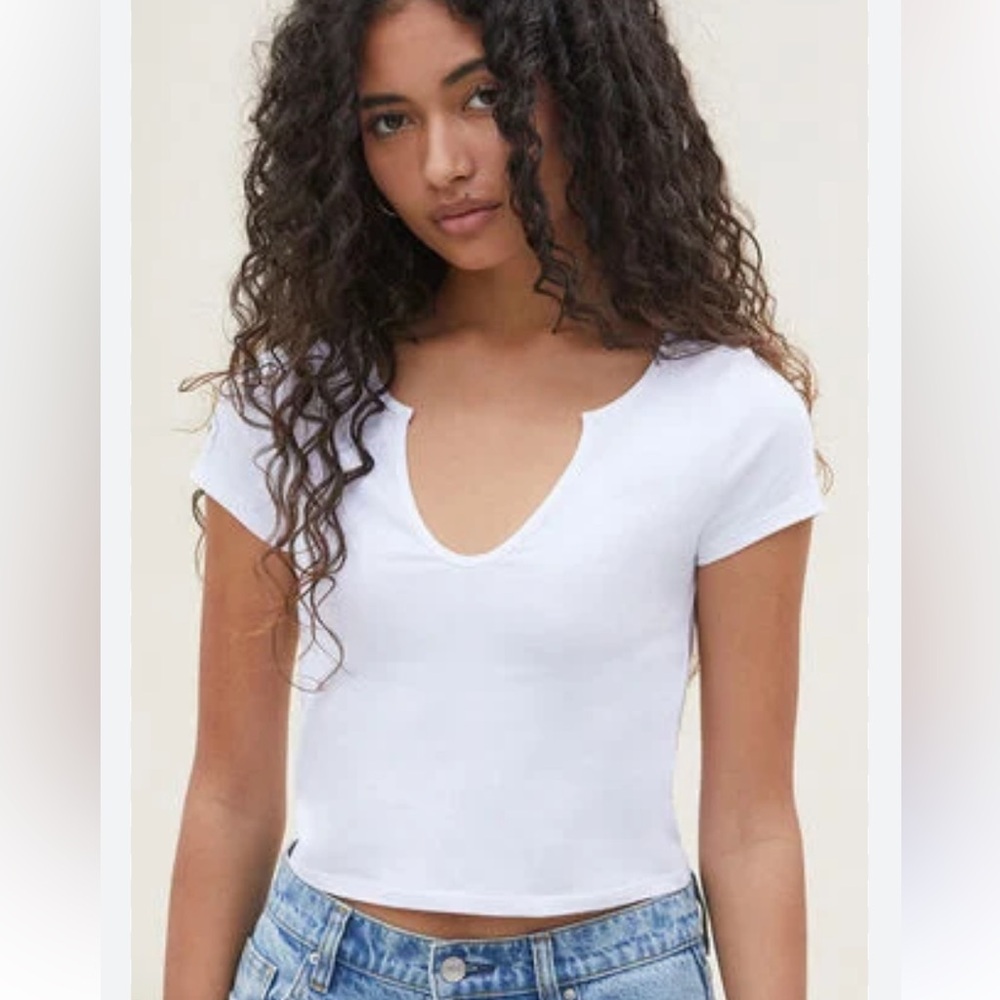 NWT COLSIE white crop top